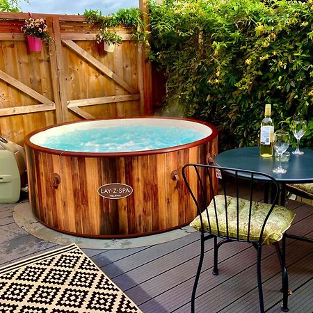 Malvern Elkstone Studio Private Hottub Pet Friendly מראה חיצוני תמונה