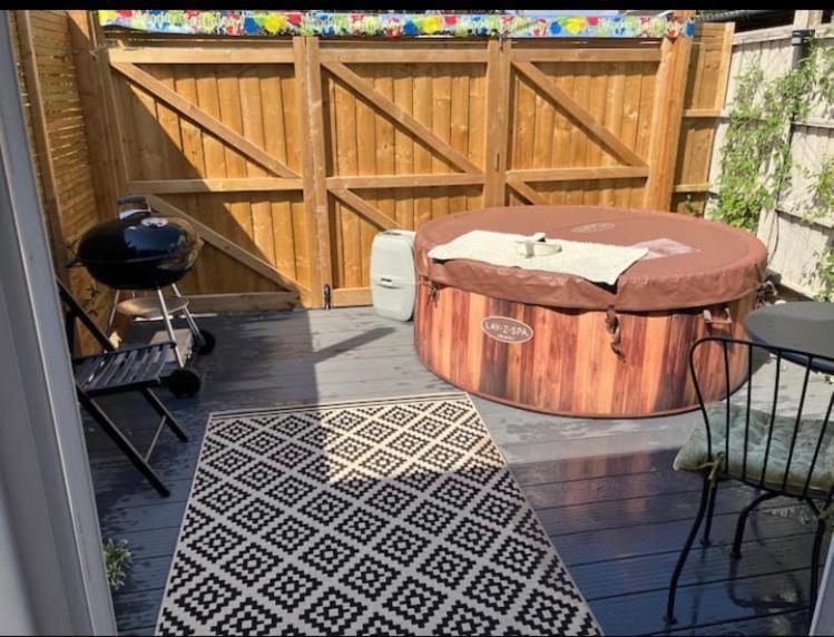 Malvern Elkstone Studio Private Hottub Pet Friendly מראה חיצוני תמונה